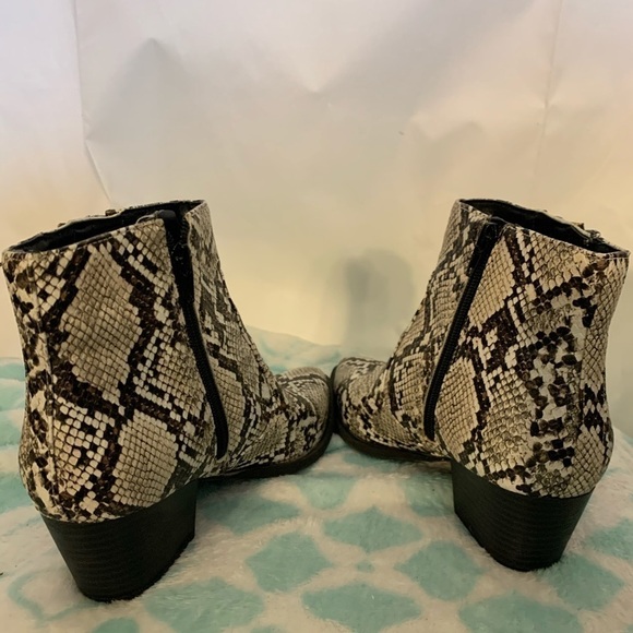 Guess Indee faux leather reptile embossed booties - Picture 6 of 9
